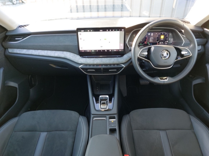 Used Skoda Octavia 2024 for sale - 76947324: Photo 2