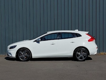 Used Volvo V40 2014 for sale - 78441828: Photo