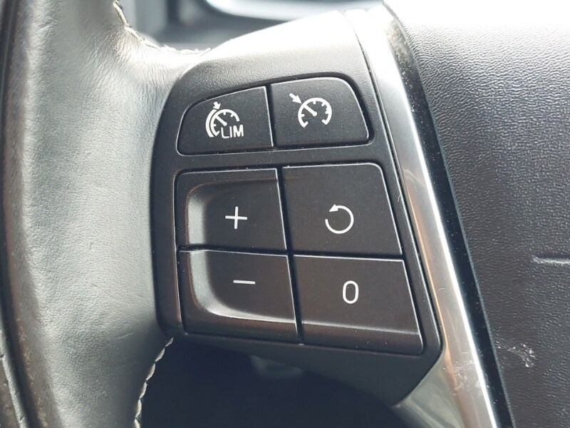 Used Volvo V60 2017 for sale - 76331822: Photo 13