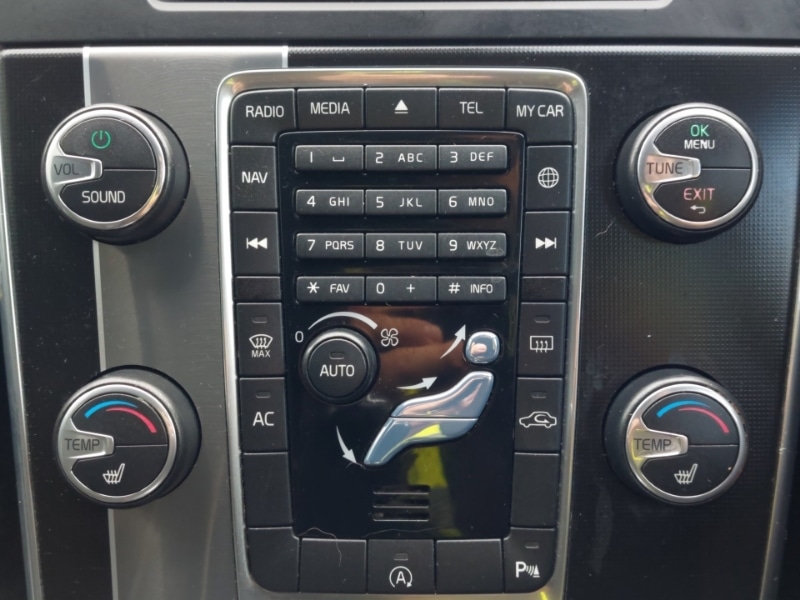 Used Volvo V60 2017 for sale - 76331822: Photo 15