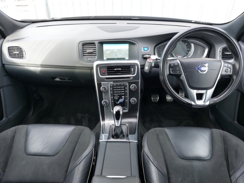 Used Volvo V60 2017 for sale - 76331822: Photo 2