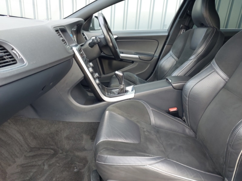 Used Volvo V60 2017 for sale - 76331822: Photo 5