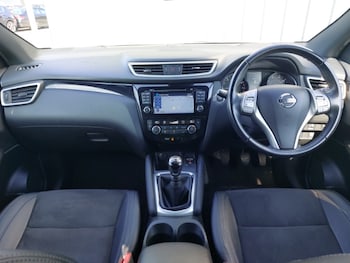 Used Nissan Qashqai 2017 for sale - 78567680: Photo