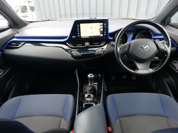 Used Toyota C-HR 2017 for sale - 77503586: Photo
