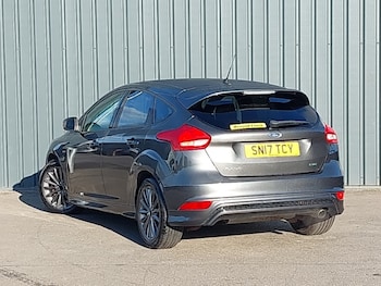 Used Ford Focus 2017 for sale - 76053441: Photo