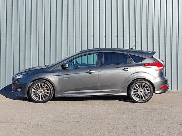 Used Ford Focus 2017 for sale - 76053441: Photo 4