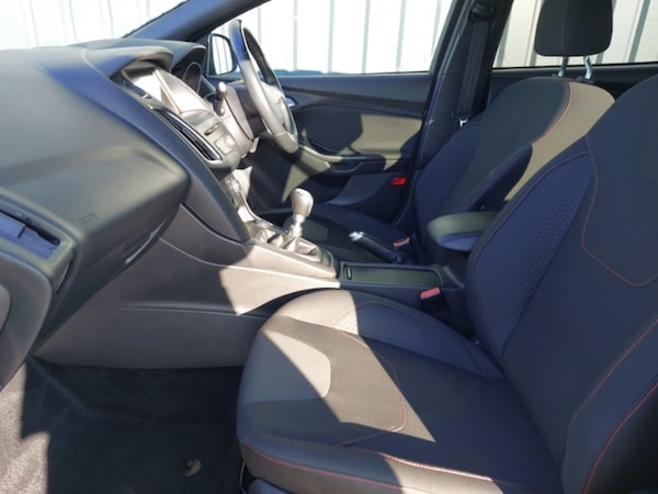 Used Ford Focus 2017 for sale - 76053441: Photo 5