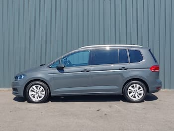 Used Volkswagen Touran 2023 for sale - 79728659: Photo