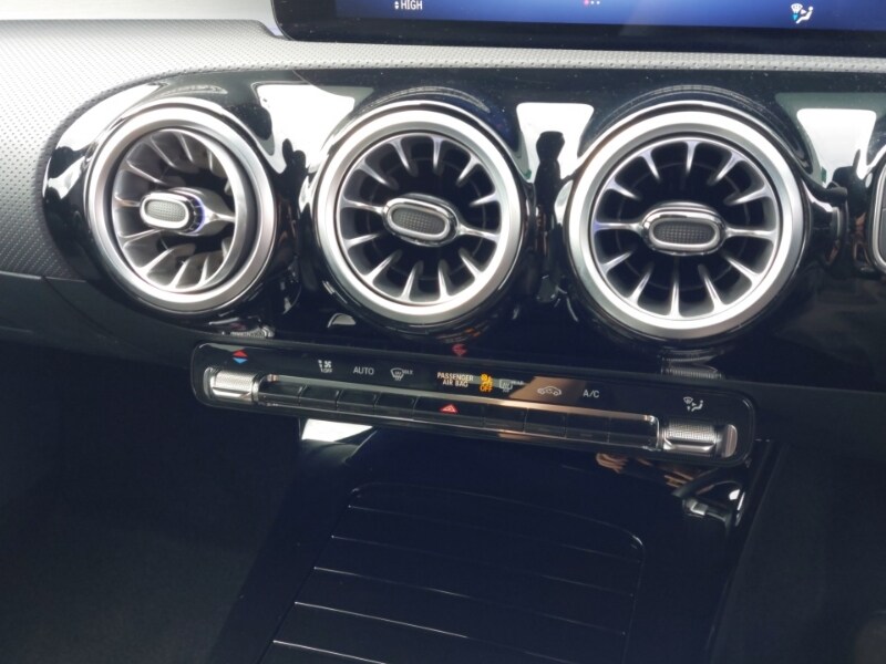 Used Mercedes-Benz CLA 2024 for sale - 76059073: Photo 11