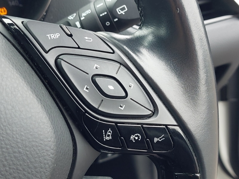 Used Toyota C-HR 2018 for sale - 76704824: Photo 13