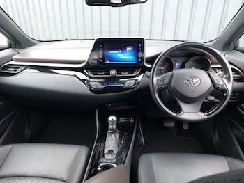 Used Toyota C-HR 2018 for sale - 76704824: Photo