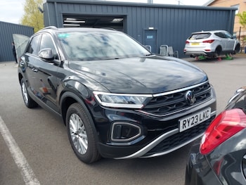 Used Volkswagen T-Roc 2023 for sale - 78403646: Photo