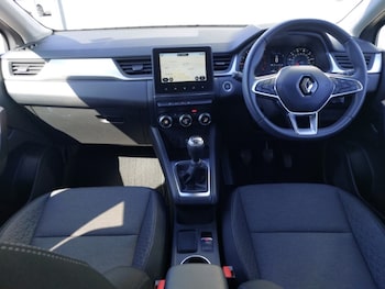 Used Renault Captur 2023 for sale - 78369532: Photo