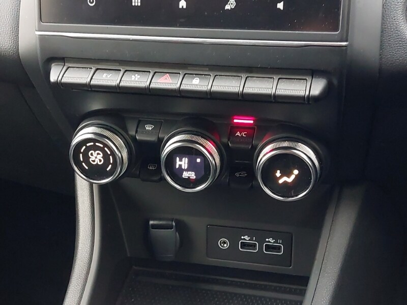 Used Renault Captur 2023 for sale - 77816192: Photo 11