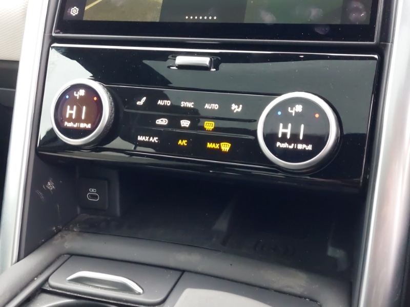 Used Land Rover Discovery 2023 for sale - 76885359: Photo 11