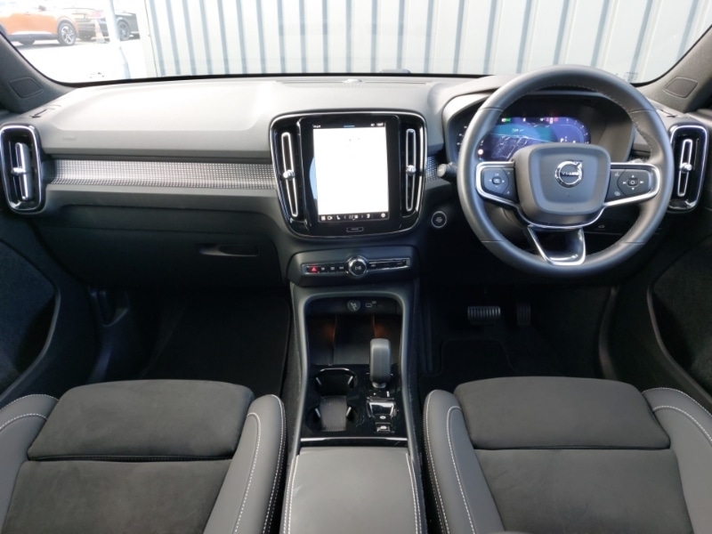 Used Volvo XC40 2024 for sale - 76393187: Photo 2