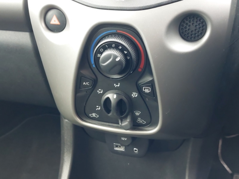 Used Toyota AYGO 2017 for sale - 77948176: Photo 11