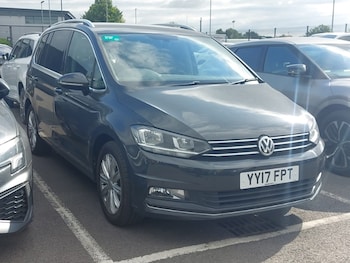Used Volkswagen Touran 2017 for sale - 79157405: Photo