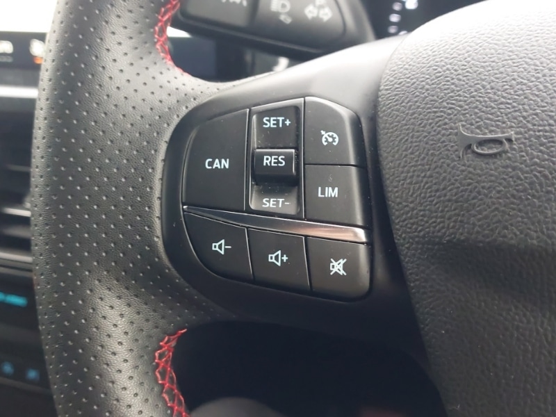 Used Ford Focus 2023 for sale - 76880493: Photo 12