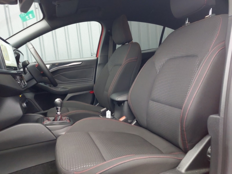 Used Ford Focus 2023 for sale - 76880493: Photo 5