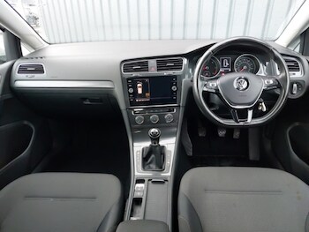 Used Volkswagen Golf 2018 for sale - 77325281: Photo