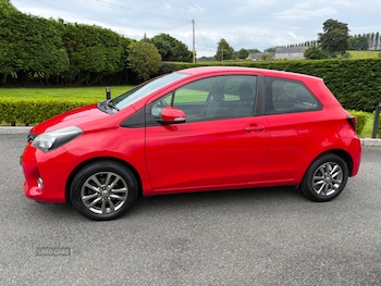 Used Toyota Yaris 2015 for sale - 79050342: Photo