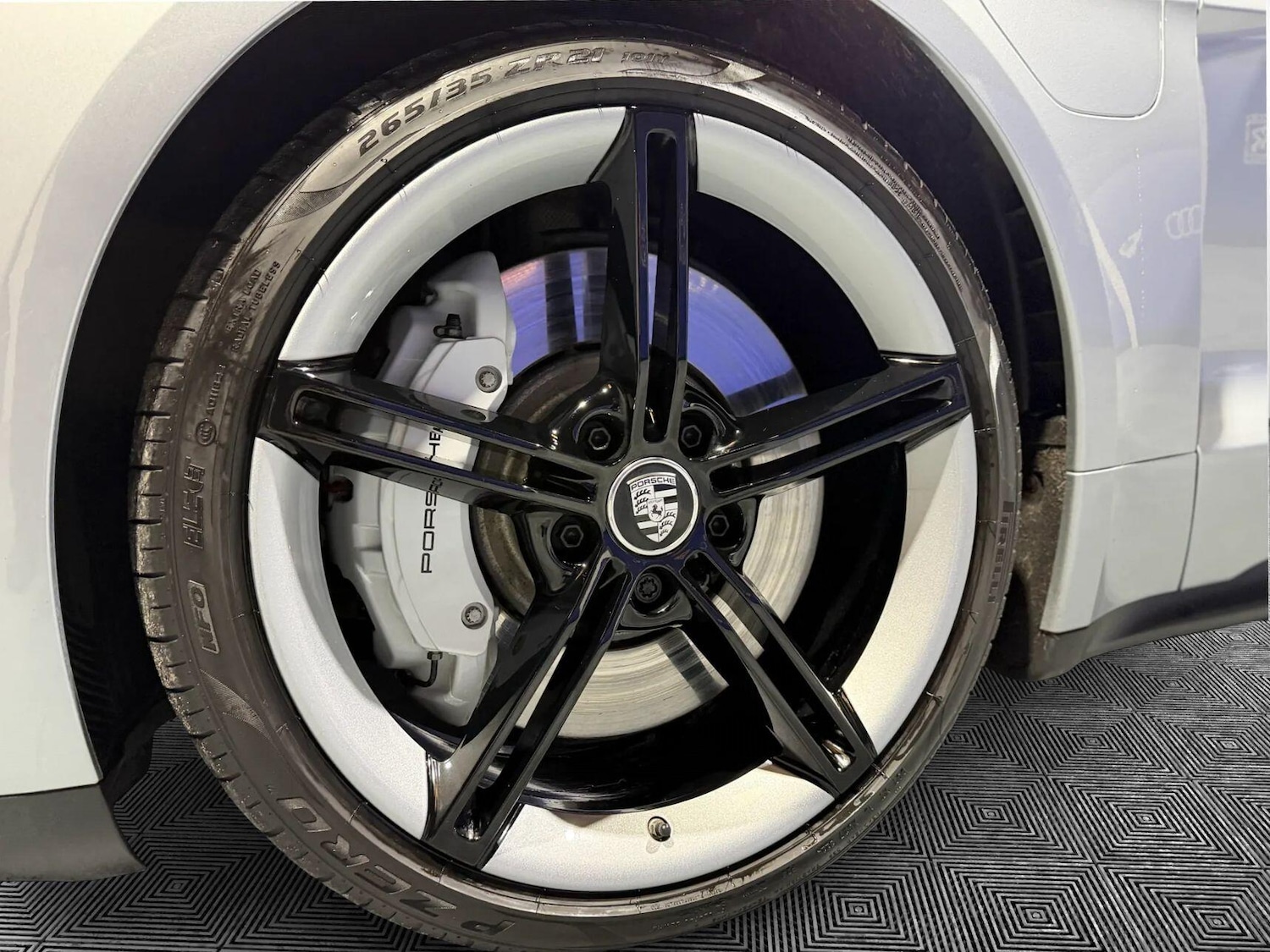 Used Porsche Taycan 2023 for sale - 77598743: Photo 15