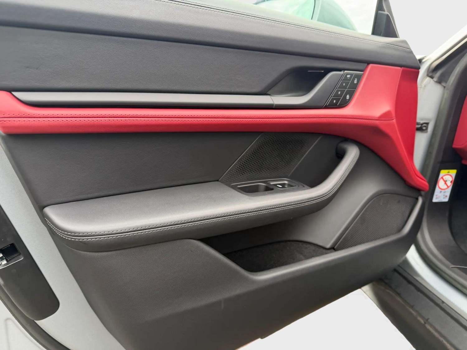 Used Porsche Taycan 2023 for sale - 77598743: Photo 40