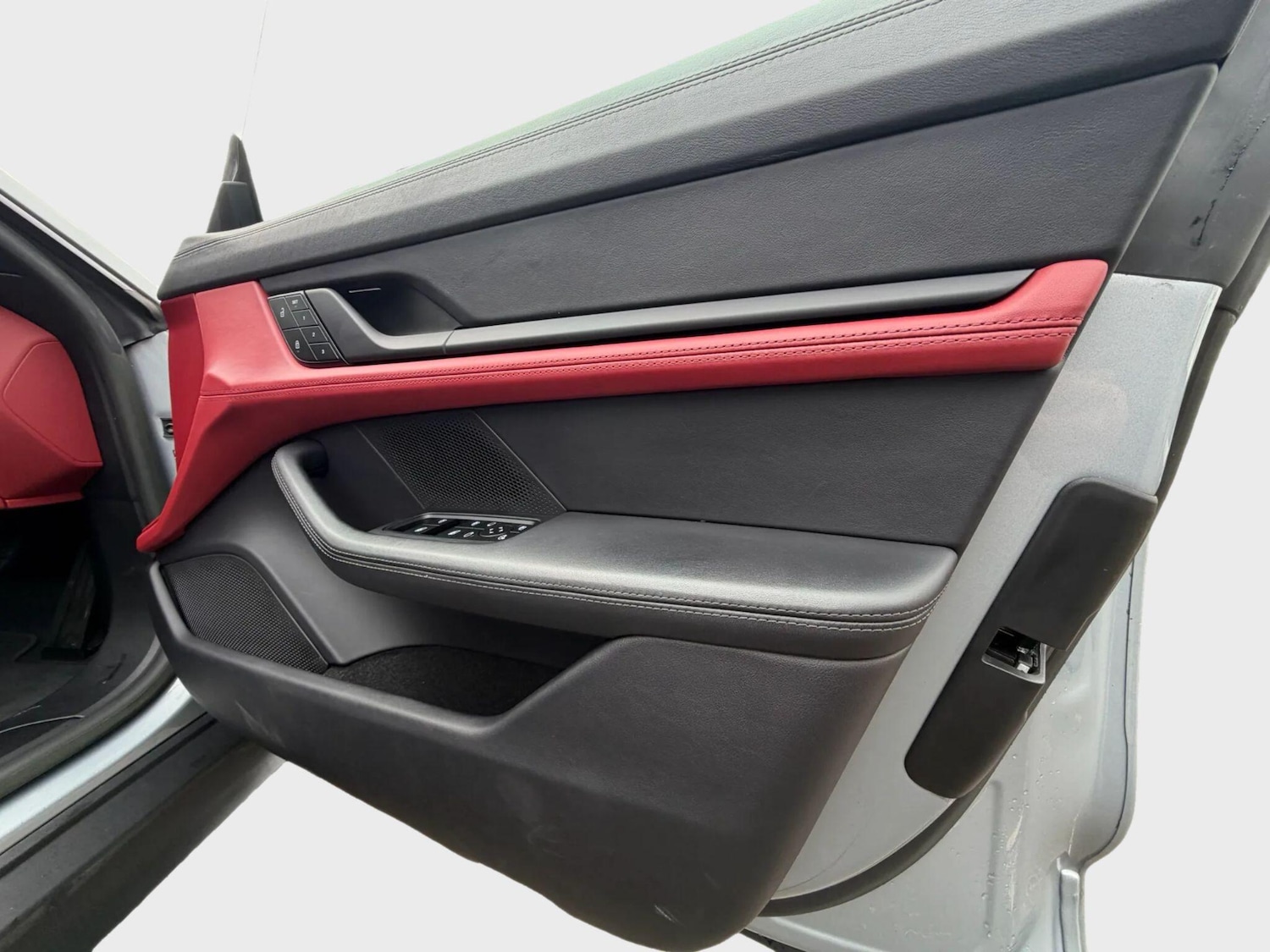 Used Porsche Taycan 2023 for sale - 77598743: Photo 42