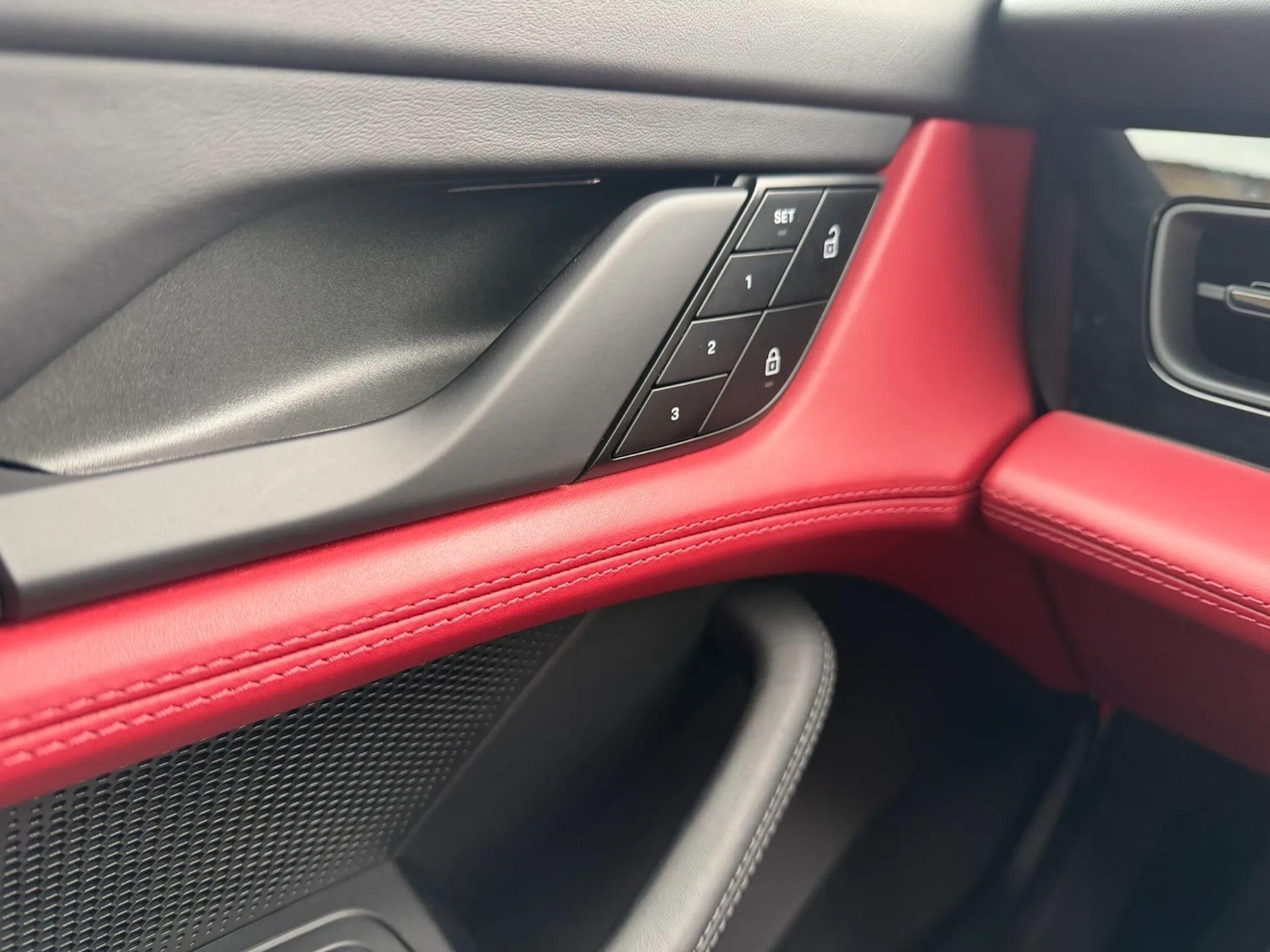 Used Porsche Taycan 2023 for sale - 77598743: Photo 44