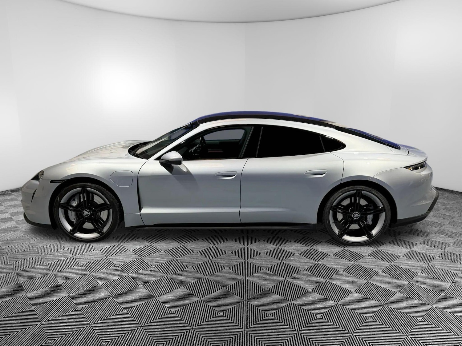 Used Porsche Taycan 2023 for sale - 77598743: Photo 5