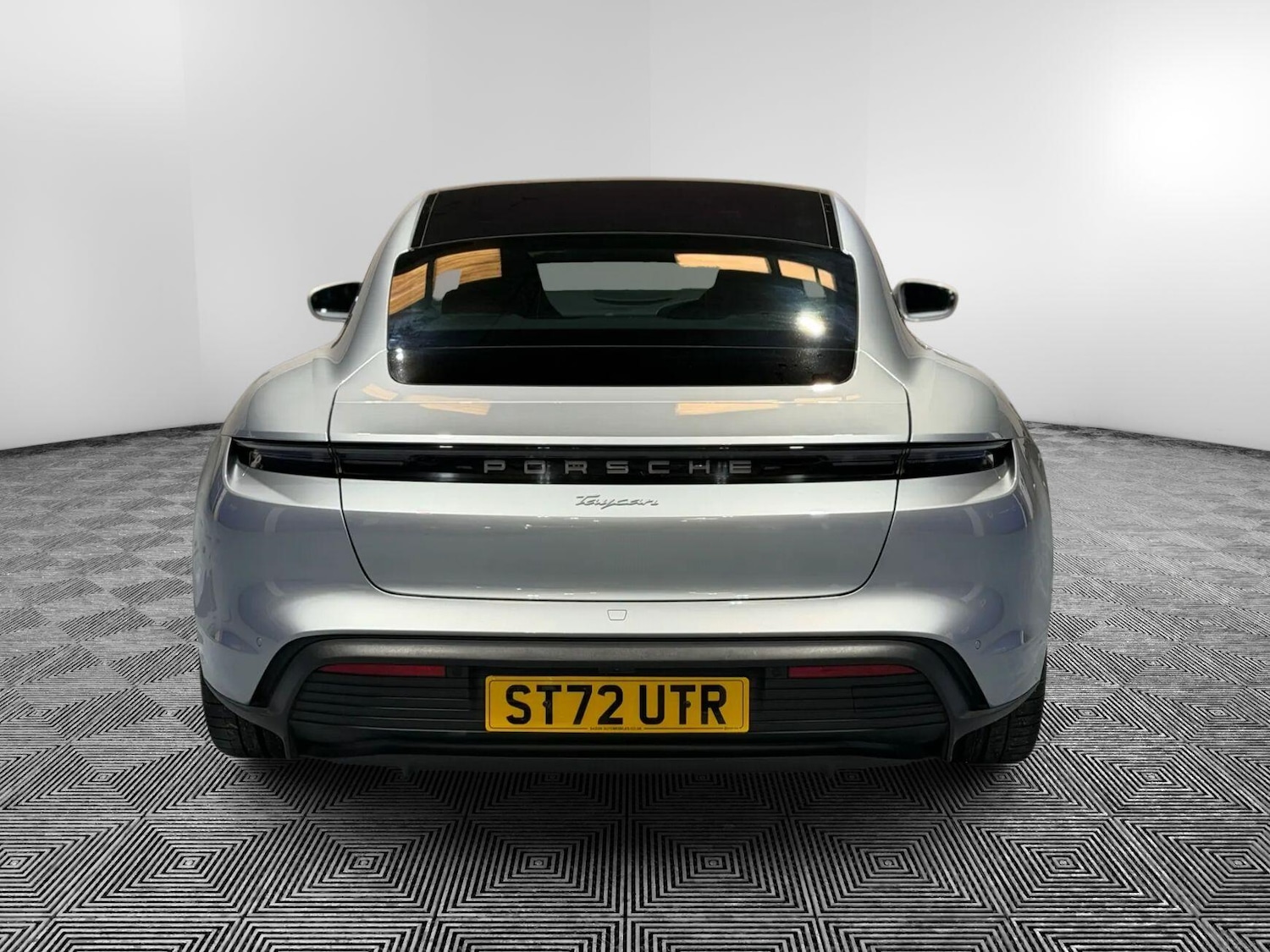 Used Porsche Taycan 2023 for sale - 77598743: Photo 6