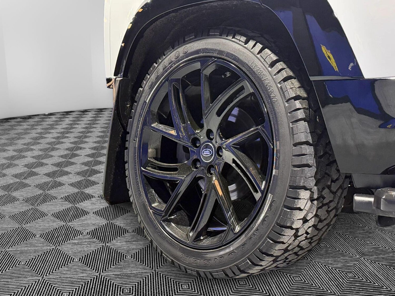 Used Land Rover Defender 110 for sale - 77883589: Photo 12