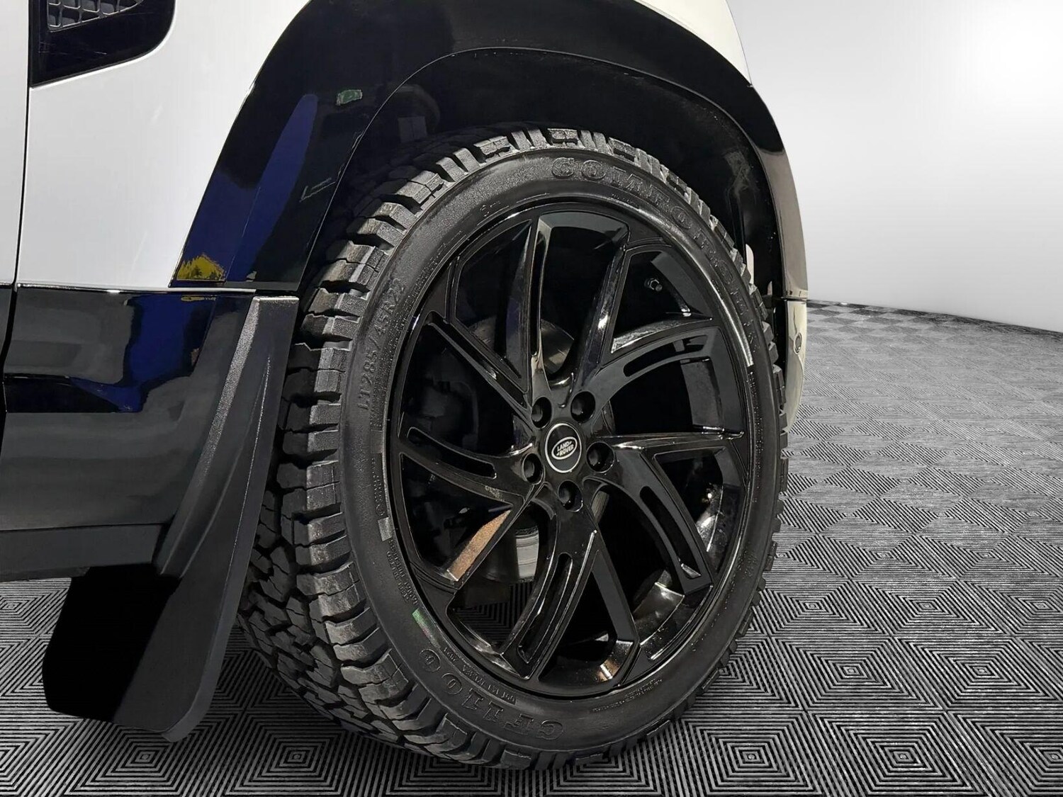 Used Land Rover Defender 110 for sale - 77883589: Photo 13