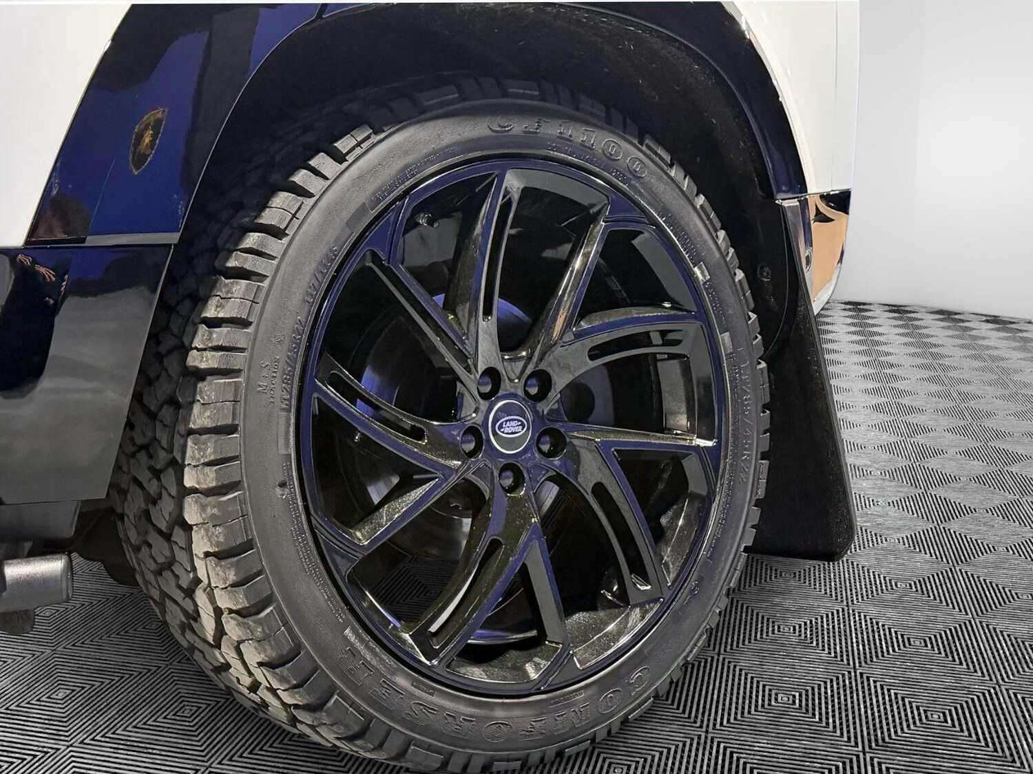 Used Land Rover Defender 110 for sale - 77883589: Photo 14