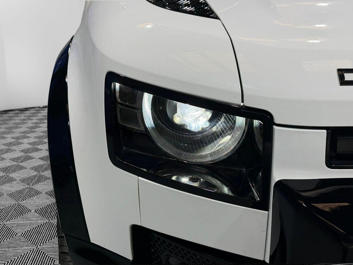 Used Land Rover Defender 110 for sale - 77883589: Photo 17