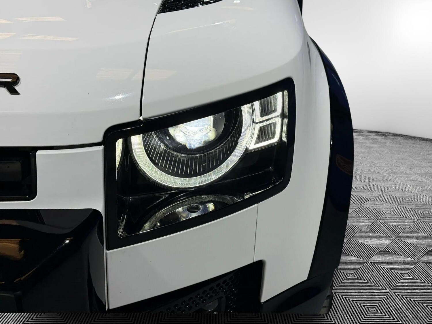 Used Land Rover Defender 110 for sale - 77883589: Photo 18