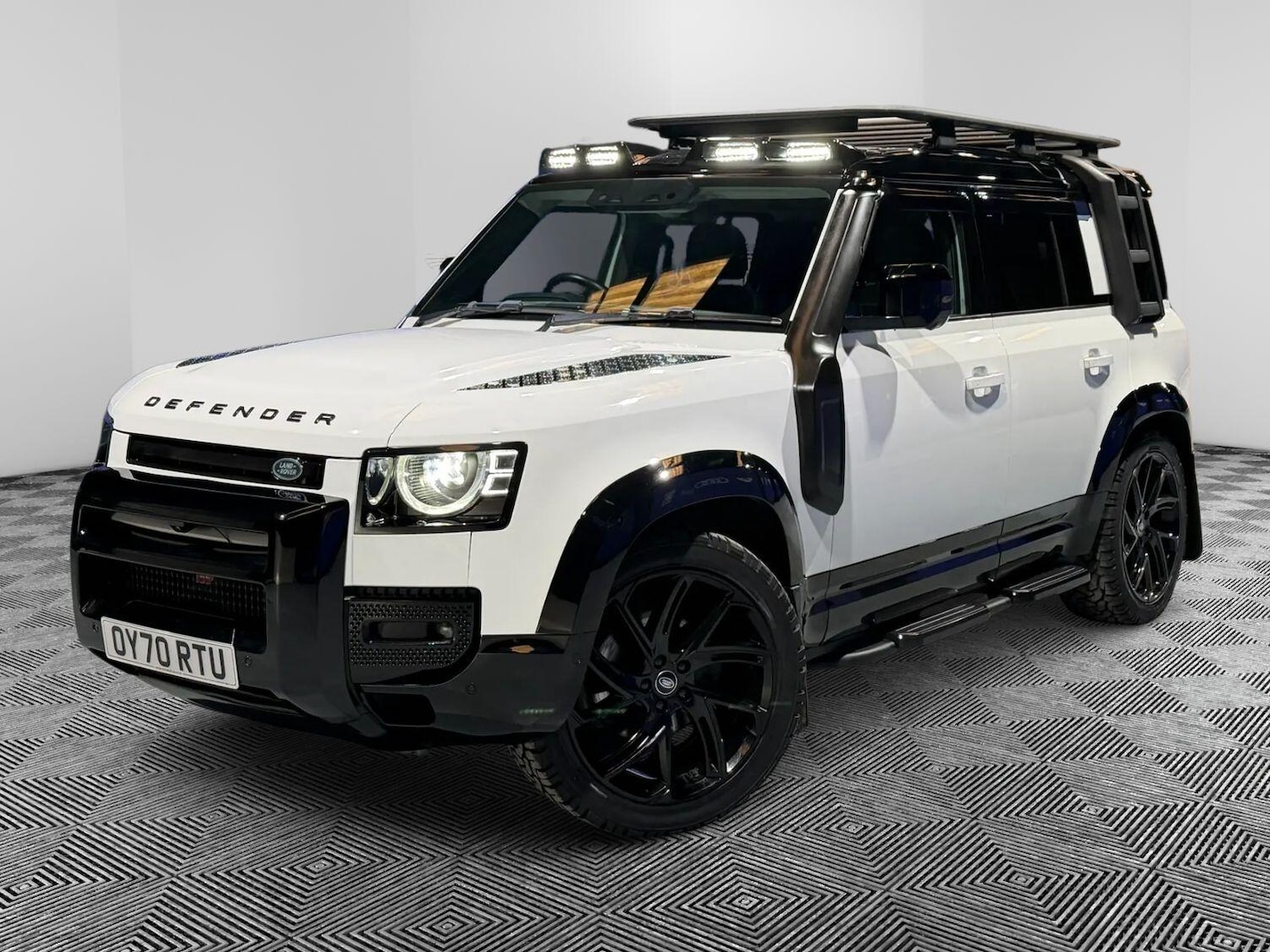 Used Land Rover Defender 110 for sale - 77883589: Photo 3