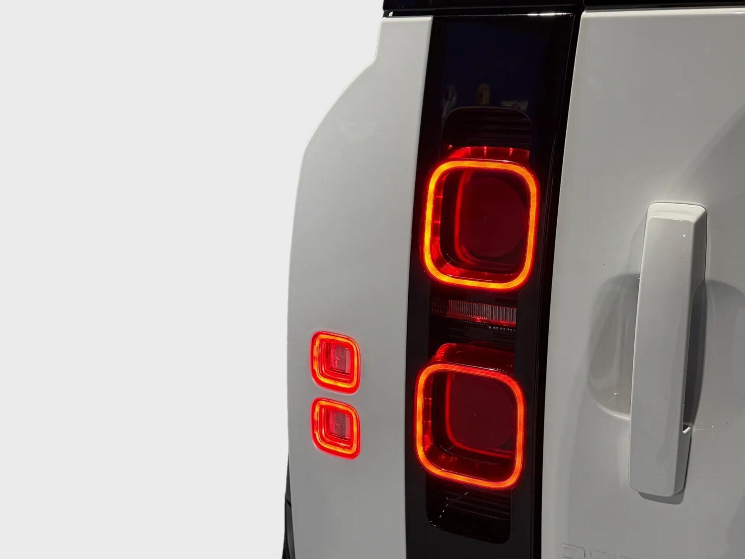 Used Land Rover Defender 110 for sale - 77883589: Photo 32