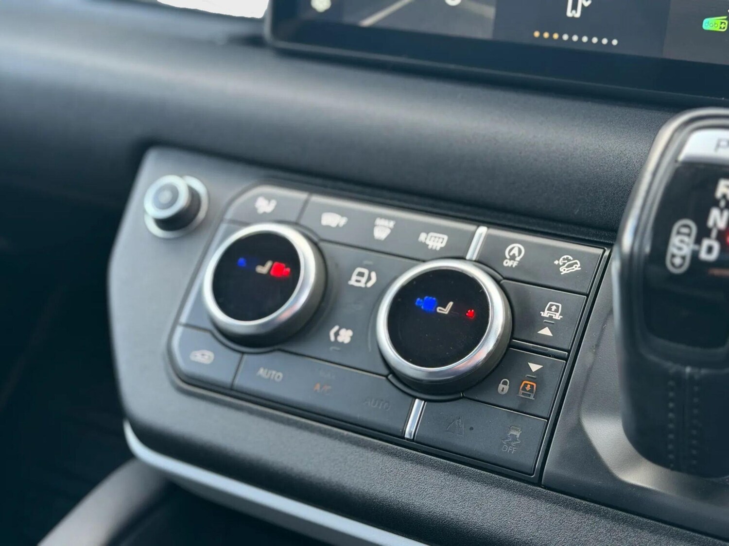 Used Land Rover Defender 110 for sale - 77883589: Photo 41