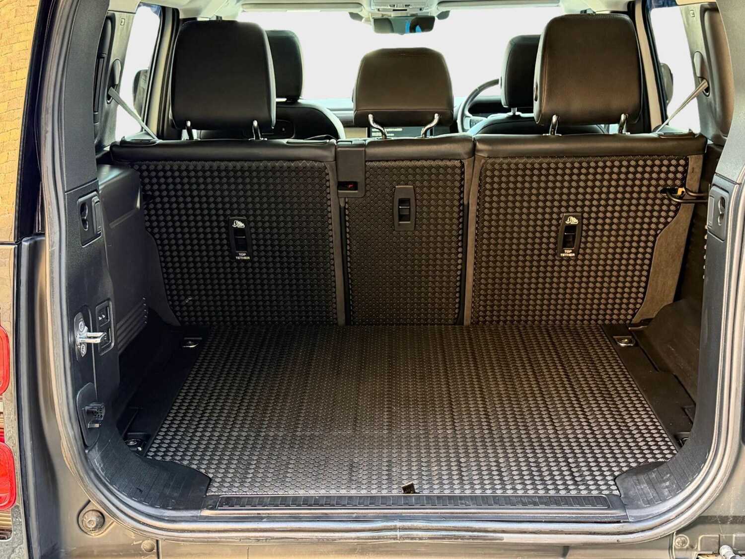 Used Land Rover Defender 110 for sale - 77883589: Photo 57