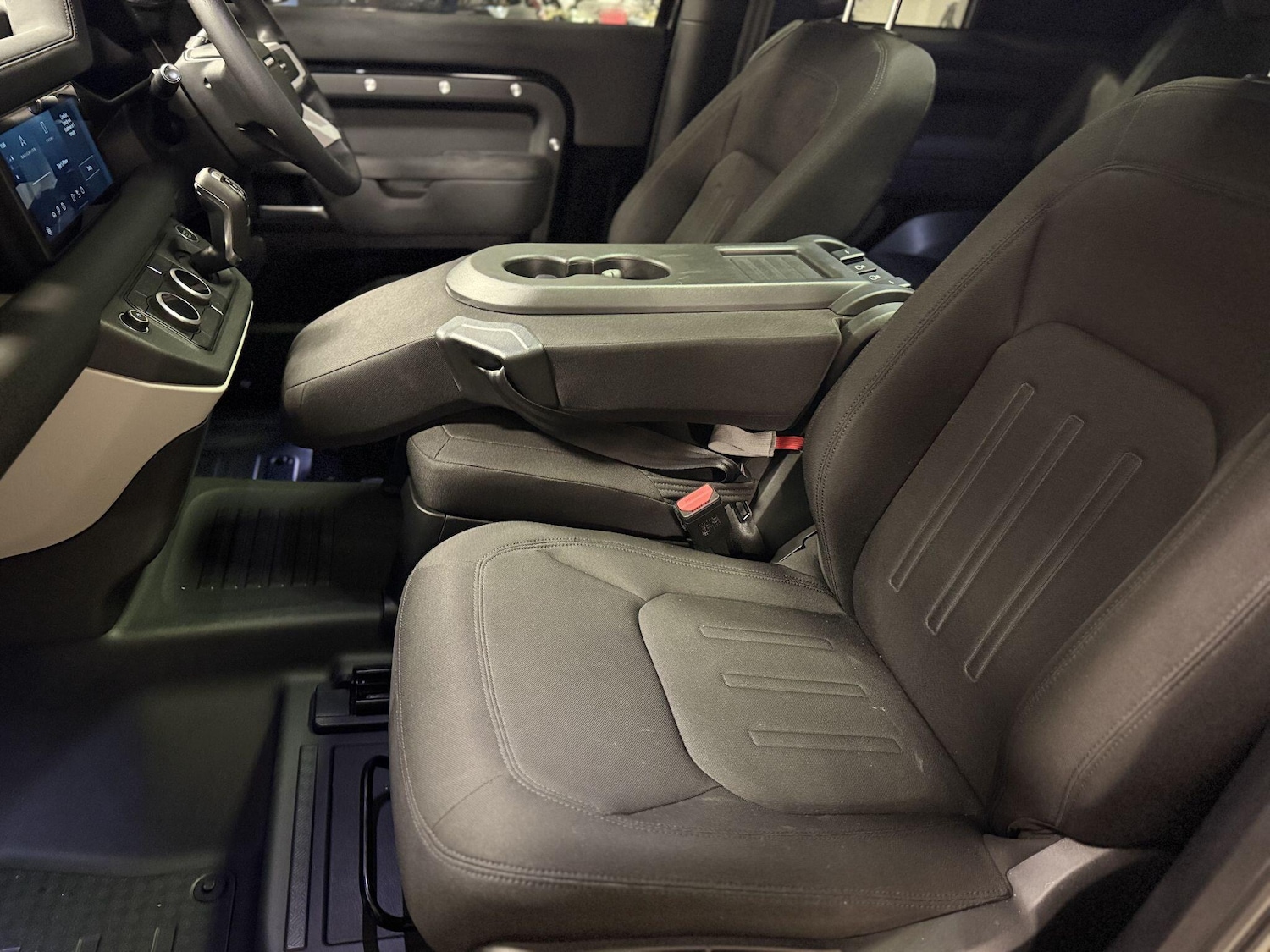 Used Land Rover Defender 90 for sale - 76994589: Photo 21