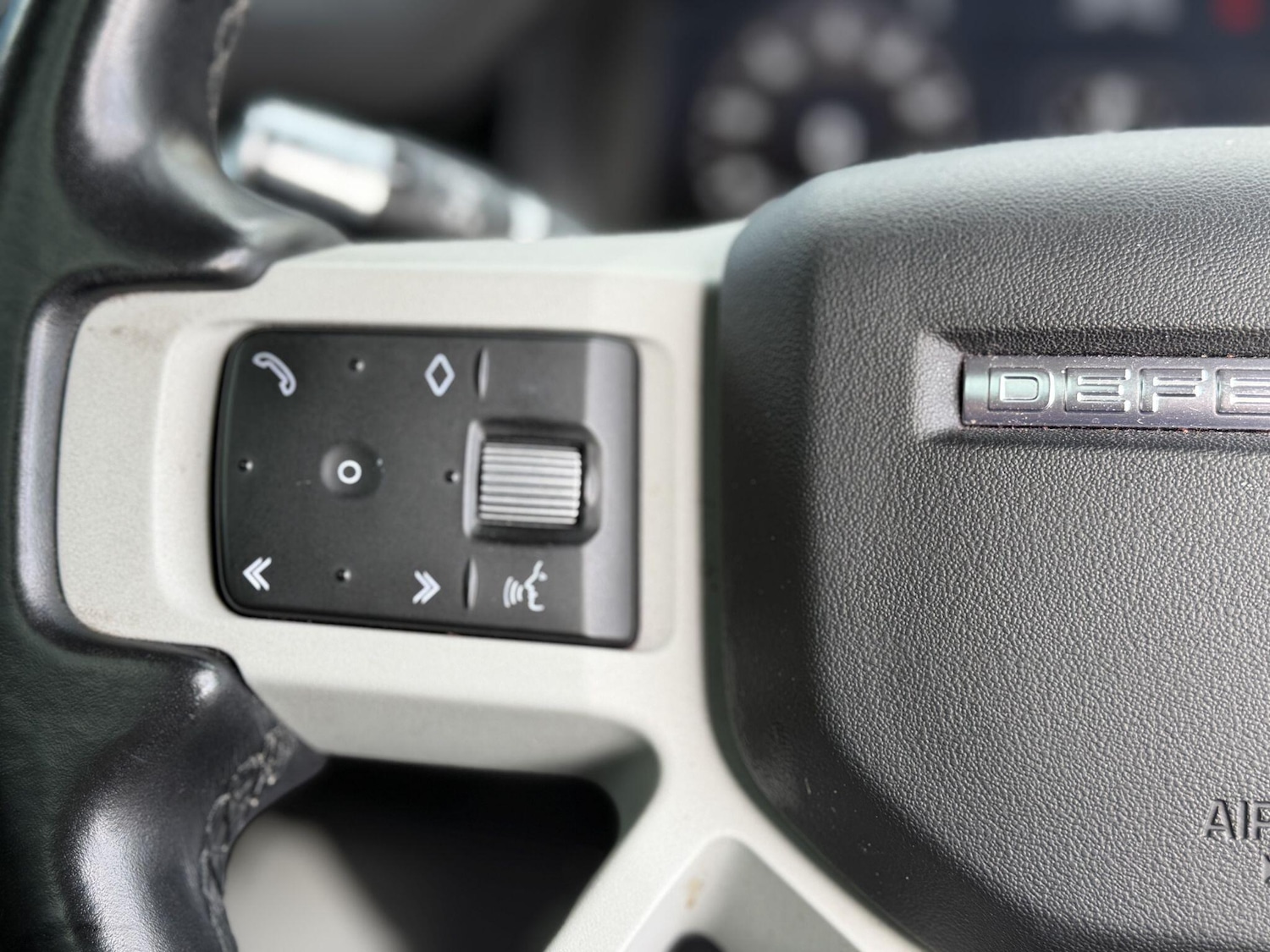 Used Land Rover Defender 2020 for sale - 78072683: Photo 42