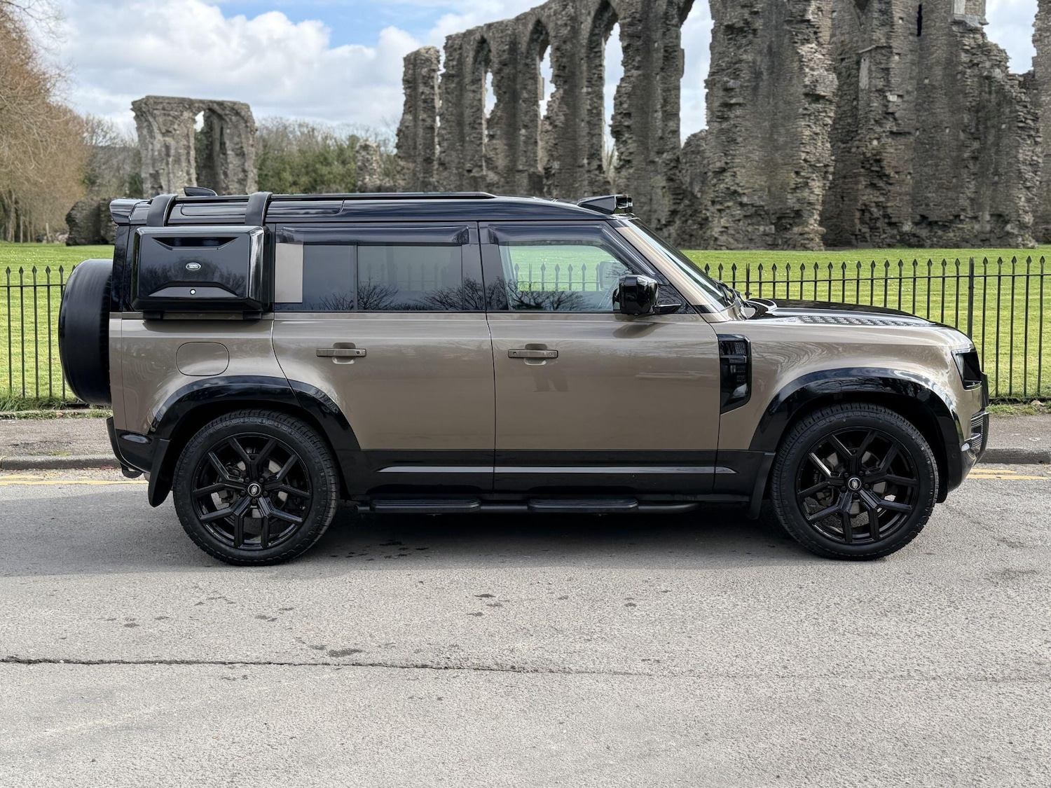 Used Land Rover Defender 2020 for sale - 78072683: Photo 8