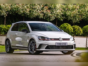 Used Volkswagen Golf 2016 for sale - 76214617: Photo