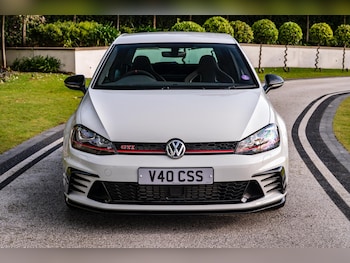 Used Volkswagen Golf 2016 for sale - 76214617: Photo