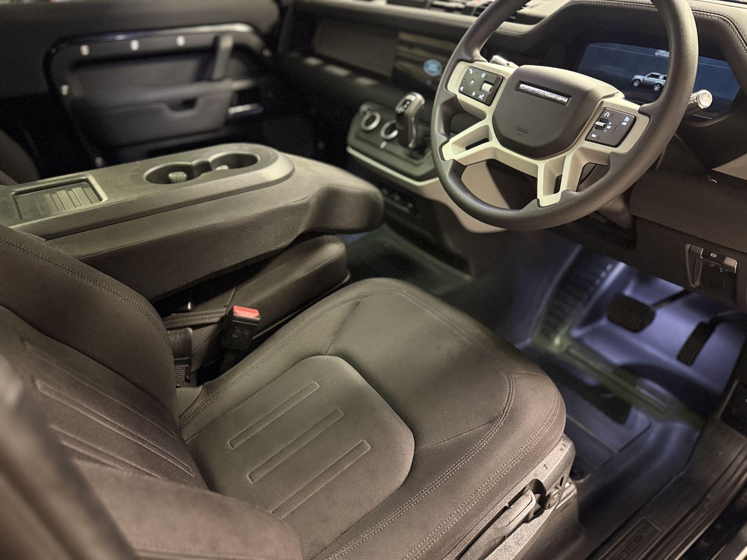 Used Land Rover Defender 2021 for sale - 76561741: Photo 19