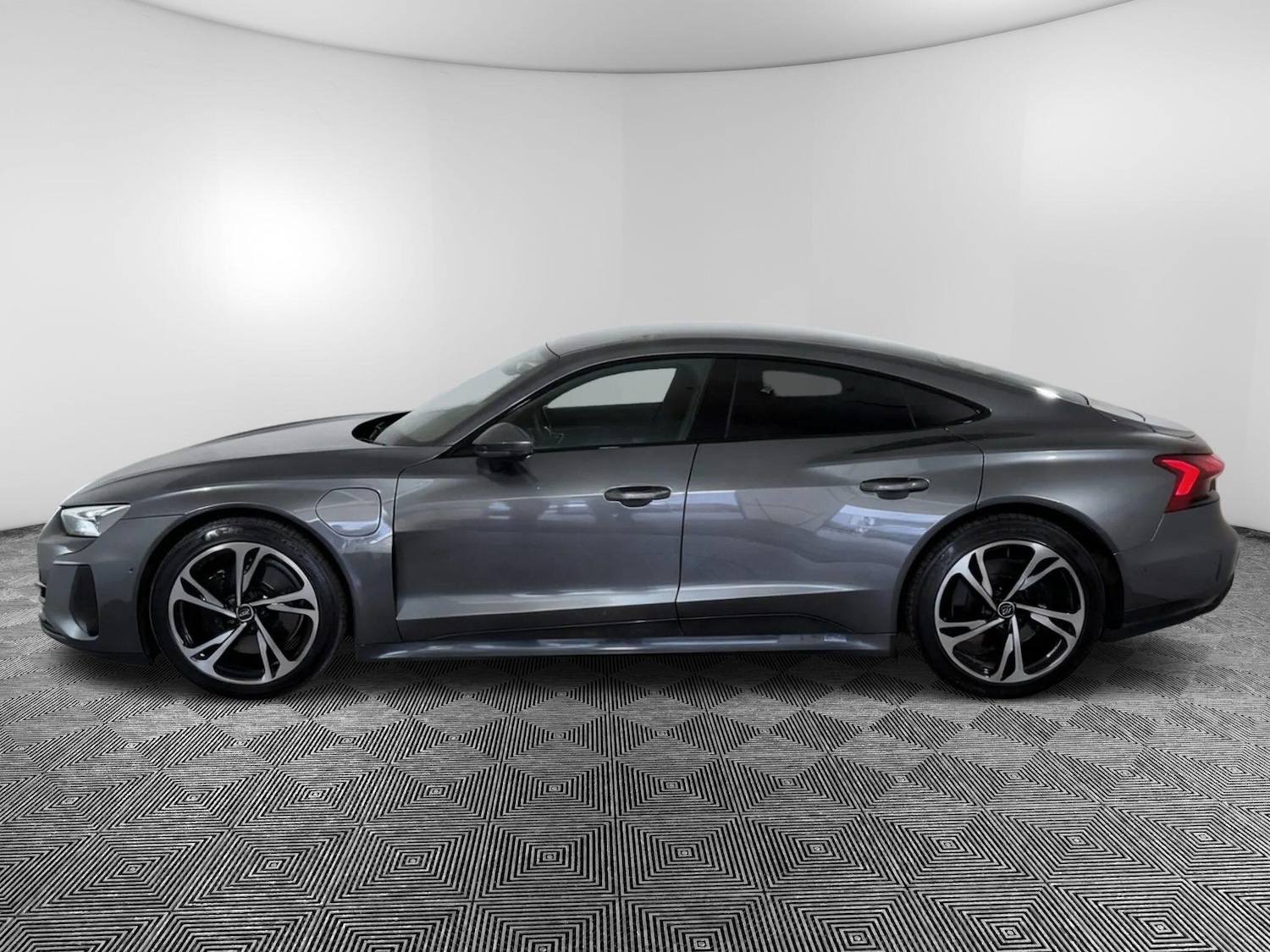 Used Audi e-tron GT 2021 for sale - 77387219: Photo 4