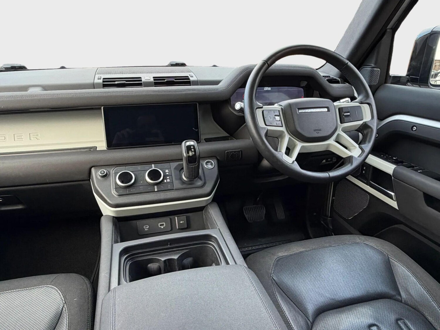 Used Land Rover Defender 2020 for sale - 77575196: Photo 18