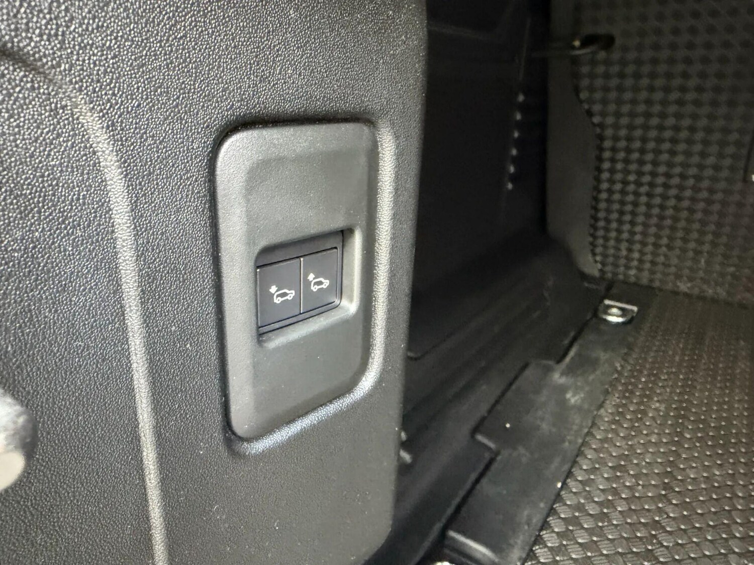 Used Land Rover Defender 2020 for sale - 77575196: Photo 36